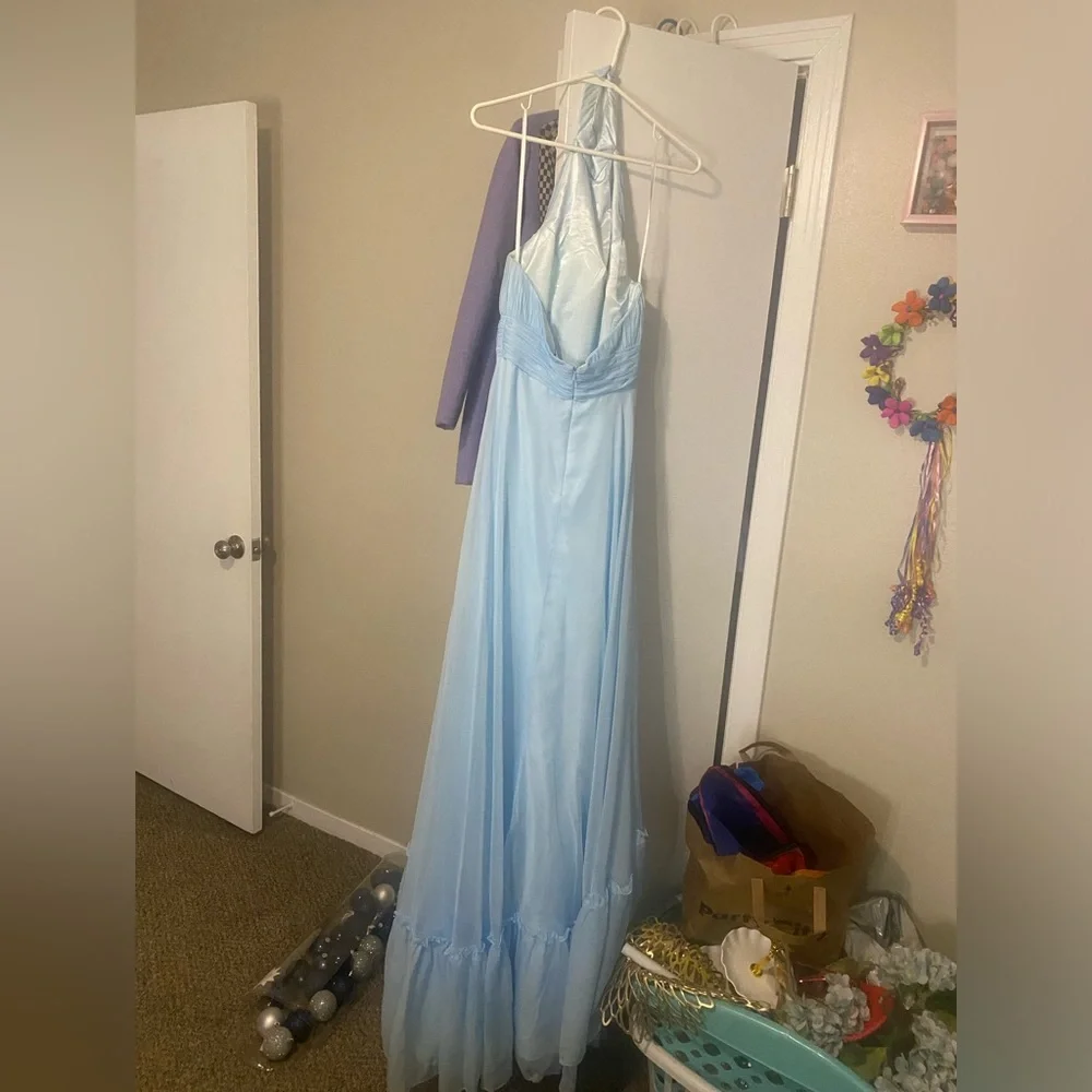 Mac Duggal- Prom Dress - Picture 5 of 6